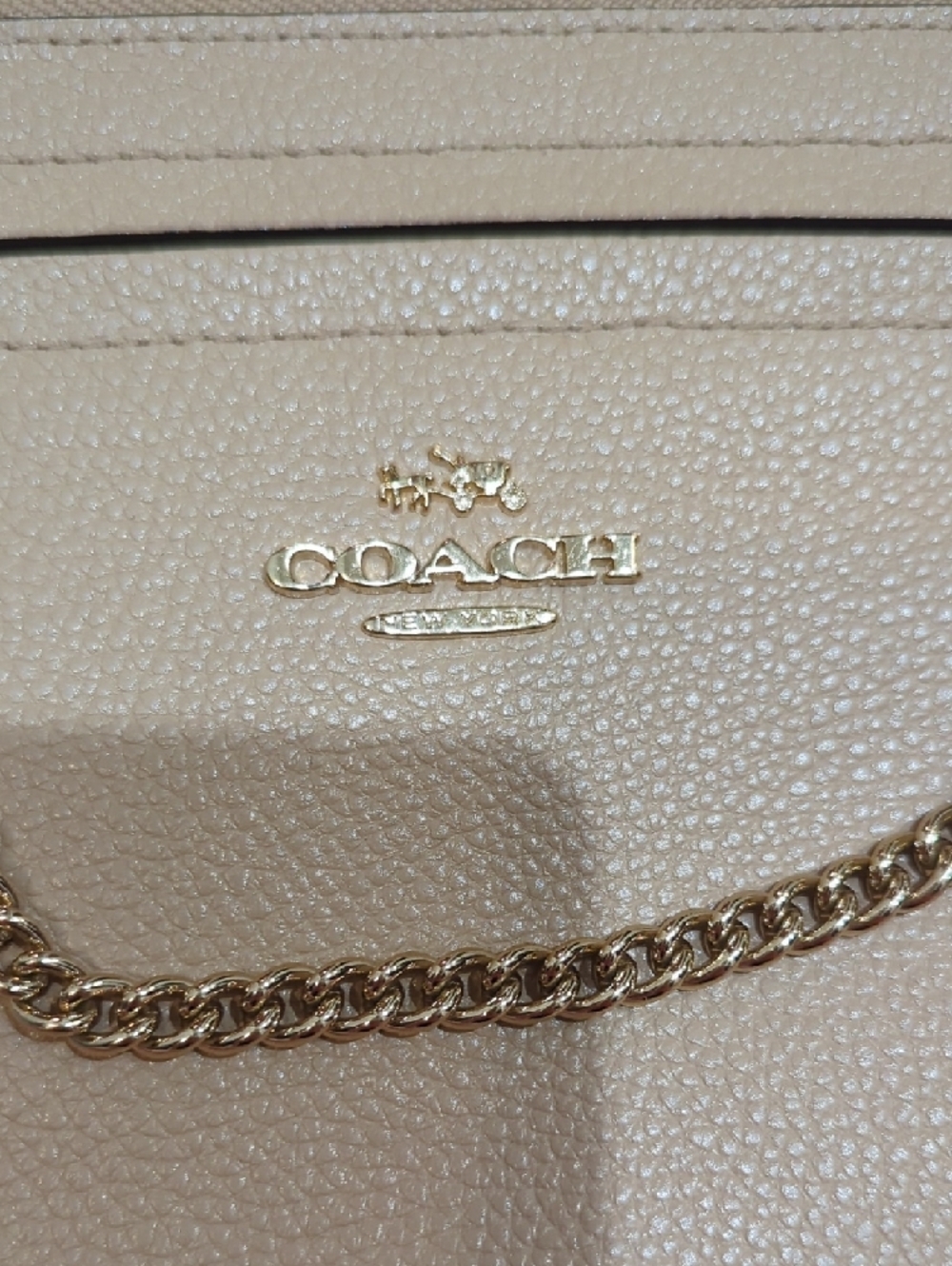 Coach Neutral Beige Pebbled Leather Wristlet with Gold Chain - Picture 2 of 10